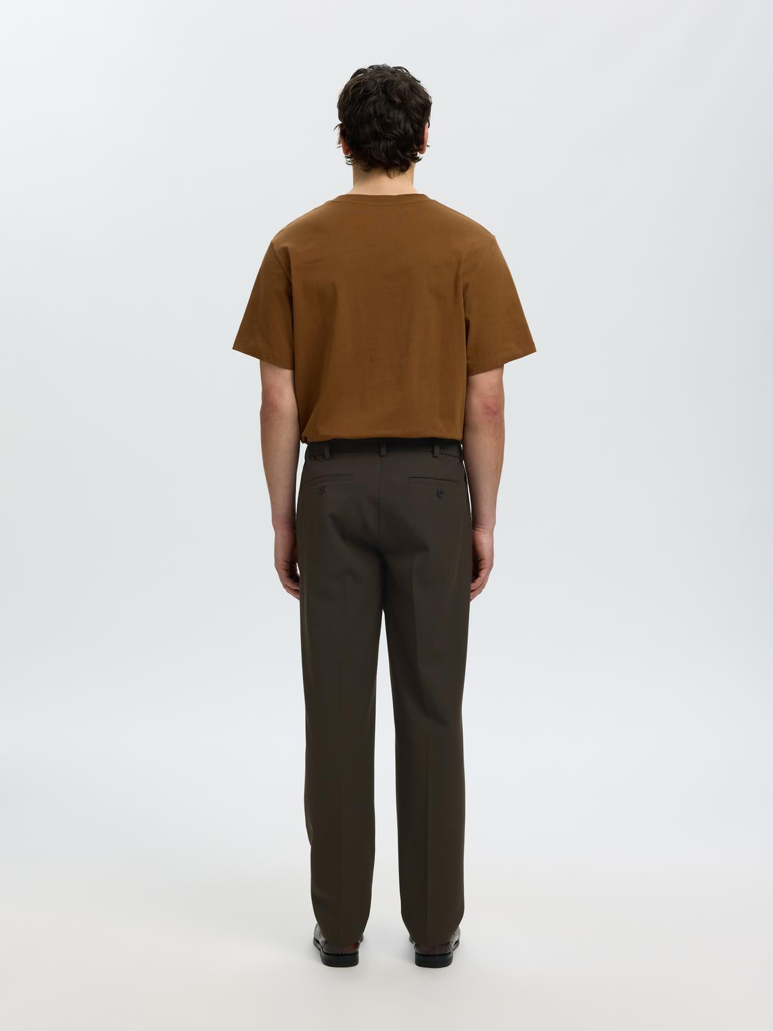 model_shot-back